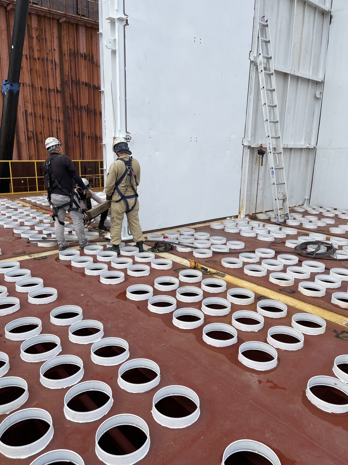 集塵設備内部の作業の施工写真